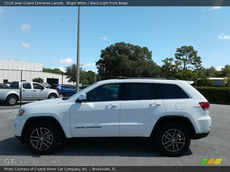 Bright White / Black/Light Frost Beige 2018 Jeep Grand Cherokee Laredo