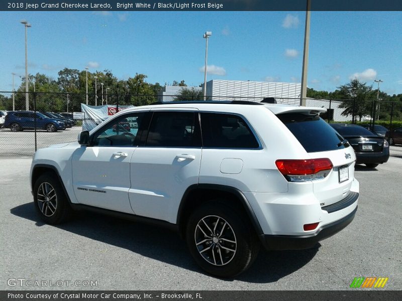 Bright White / Black/Light Frost Beige 2018 Jeep Grand Cherokee Laredo