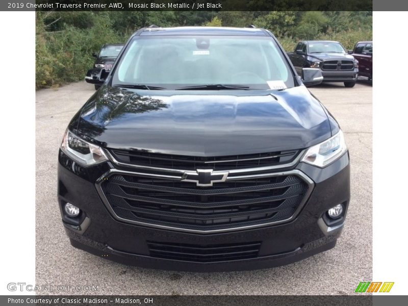 Mosaic Black Metallic / Jet Black 2019 Chevrolet Traverse Premier AWD