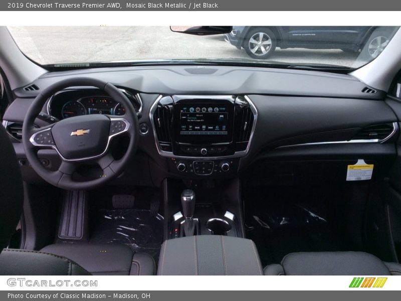 Mosaic Black Metallic / Jet Black 2019 Chevrolet Traverse Premier AWD