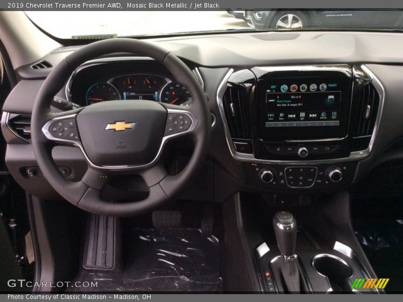 Mosaic Black Metallic / Jet Black 2019 Chevrolet Traverse Premier AWD