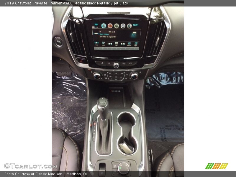 Mosaic Black Metallic / Jet Black 2019 Chevrolet Traverse Premier AWD