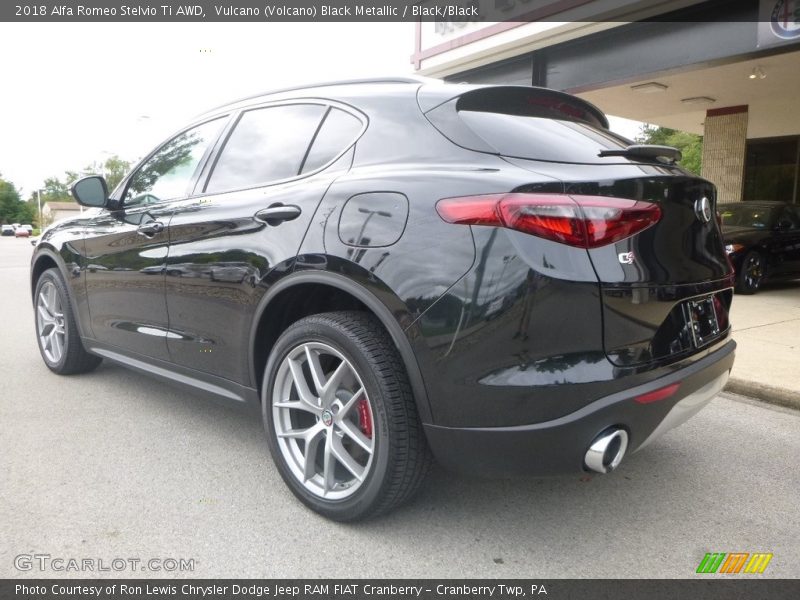 Vulcano (Volcano) Black Metallic / Black/Black 2018 Alfa Romeo Stelvio Ti AWD