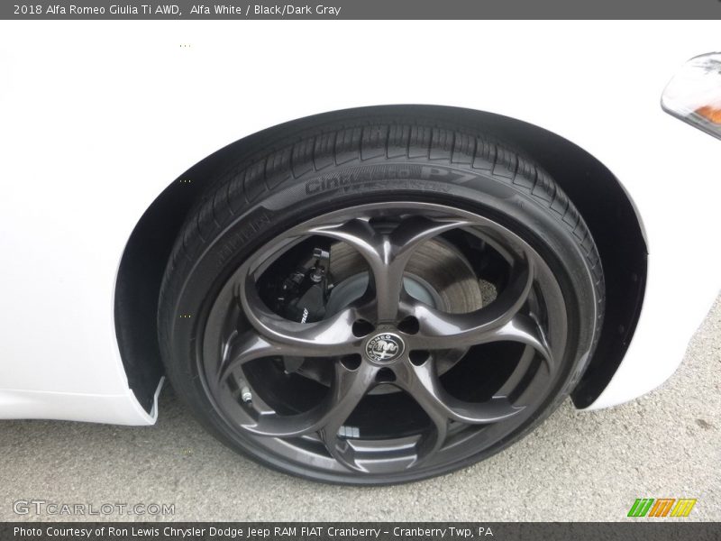 Alfa White / Black/Dark Gray 2018 Alfa Romeo Giulia Ti AWD