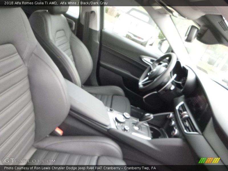 Alfa White / Black/Dark Gray 2018 Alfa Romeo Giulia Ti AWD