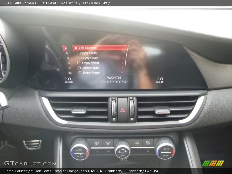 Alfa White / Black/Dark Gray 2018 Alfa Romeo Giulia Ti AWD