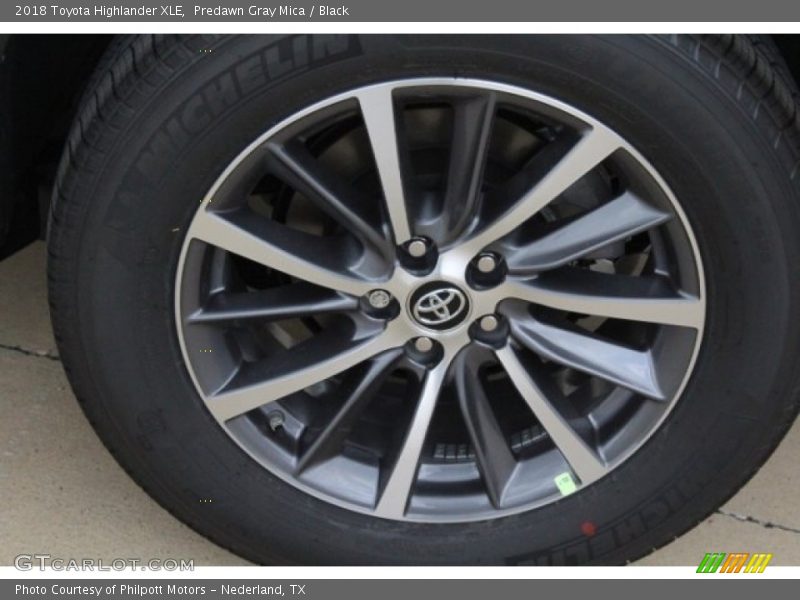 Predawn Gray Mica / Black 2018 Toyota Highlander XLE