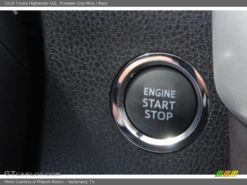 Predawn Gray Mica / Black 2018 Toyota Highlander XLE