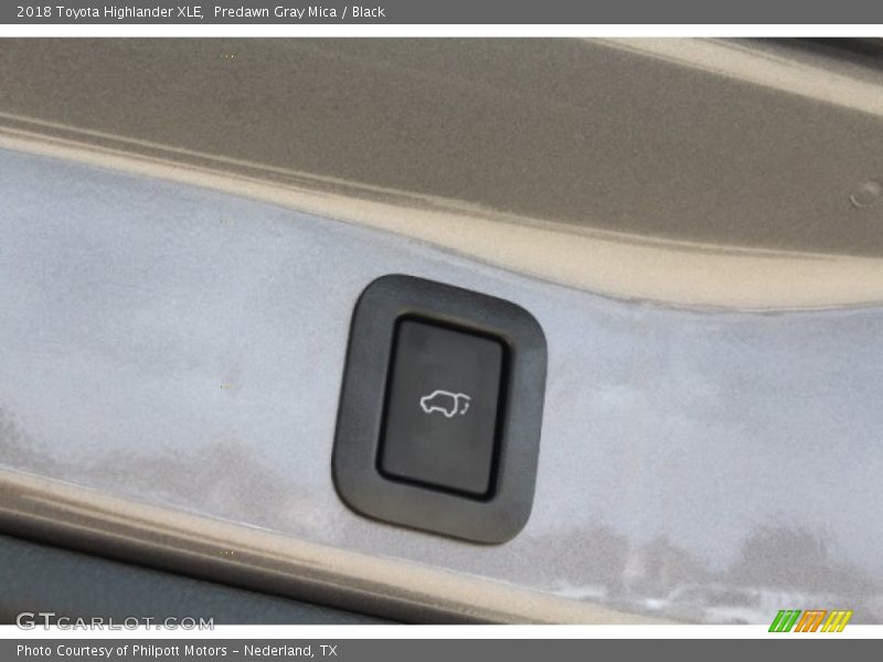 Predawn Gray Mica / Black 2018 Toyota Highlander XLE