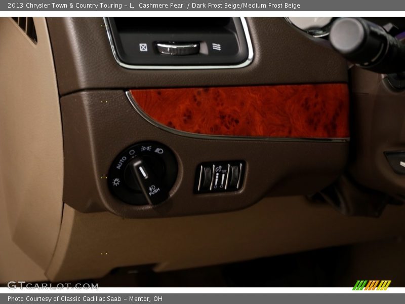 Cashmere Pearl / Dark Frost Beige/Medium Frost Beige 2013 Chrysler Town & Country Touring - L