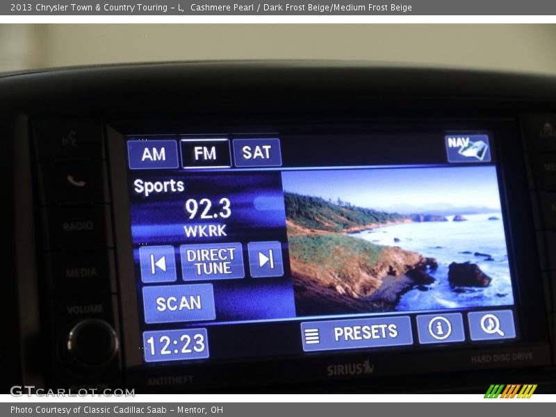 Cashmere Pearl / Dark Frost Beige/Medium Frost Beige 2013 Chrysler Town & Country Touring - L