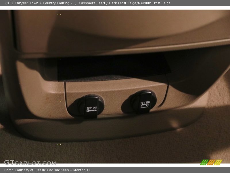 Cashmere Pearl / Dark Frost Beige/Medium Frost Beige 2013 Chrysler Town & Country Touring - L