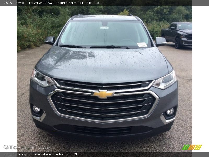 Satin Steel Metallic / Jet Black 2019 Chevrolet Traverse LT AWD