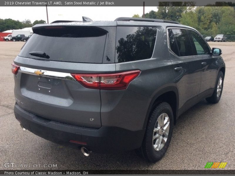Satin Steel Metallic / Jet Black 2019 Chevrolet Traverse LT AWD