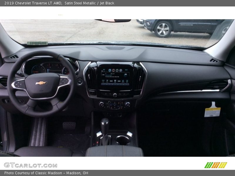 Satin Steel Metallic / Jet Black 2019 Chevrolet Traverse LT AWD