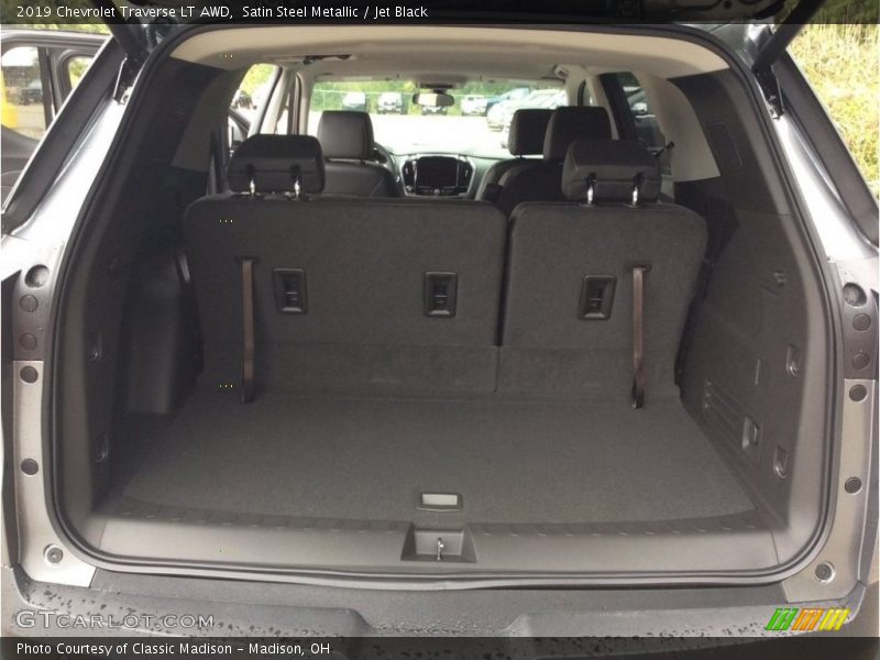 Satin Steel Metallic / Jet Black 2019 Chevrolet Traverse LT AWD