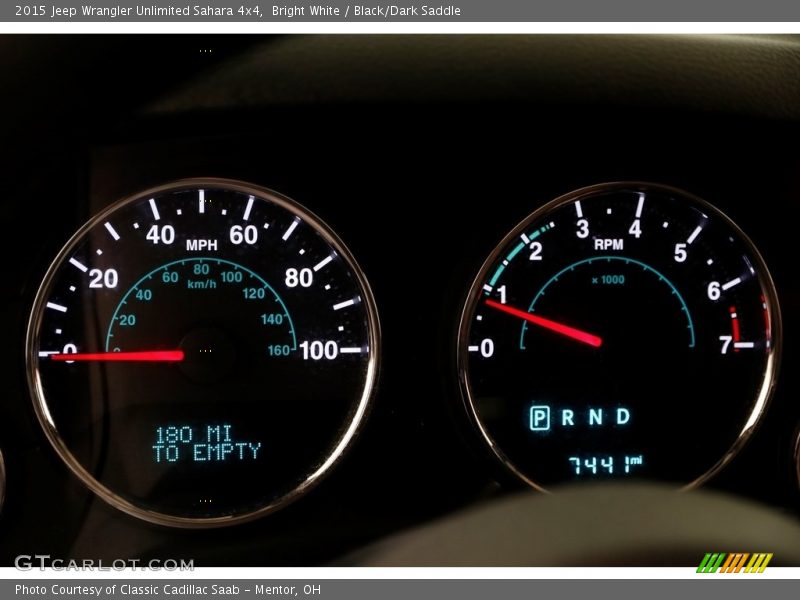 Bright White / Black/Dark Saddle 2015 Jeep Wrangler Unlimited Sahara 4x4