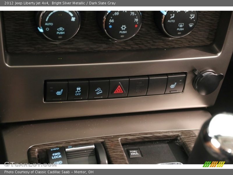 Bright Silver Metallic / Dark Slate Gray 2012 Jeep Liberty Jet 4x4