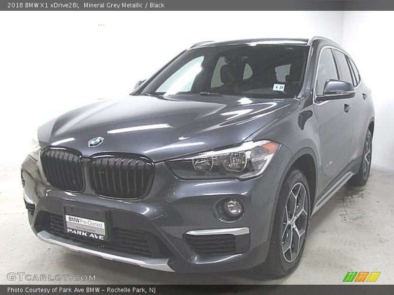 Mineral Grey Metallic / Black 2018 BMW X1 xDrive28i