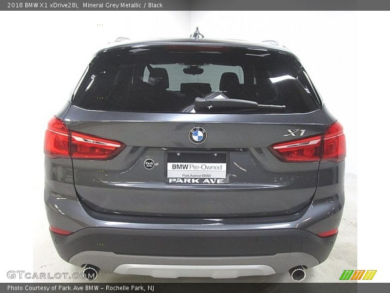 Mineral Grey Metallic / Black 2018 BMW X1 xDrive28i