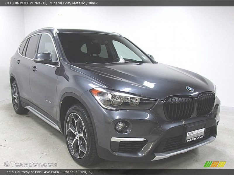 Mineral Grey Metallic / Black 2018 BMW X1 xDrive28i