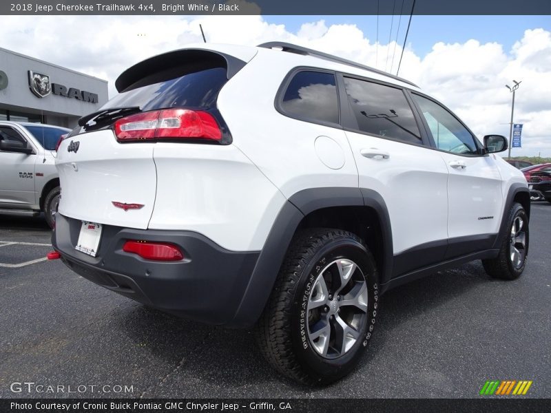 Bright White / Black 2018 Jeep Cherokee Trailhawk 4x4