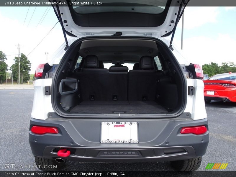 Bright White / Black 2018 Jeep Cherokee Trailhawk 4x4