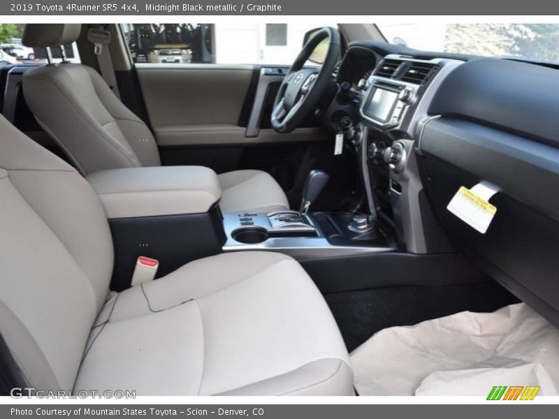 Midnight Black metallic / Graphite 2019 Toyota 4Runner SR5 4x4