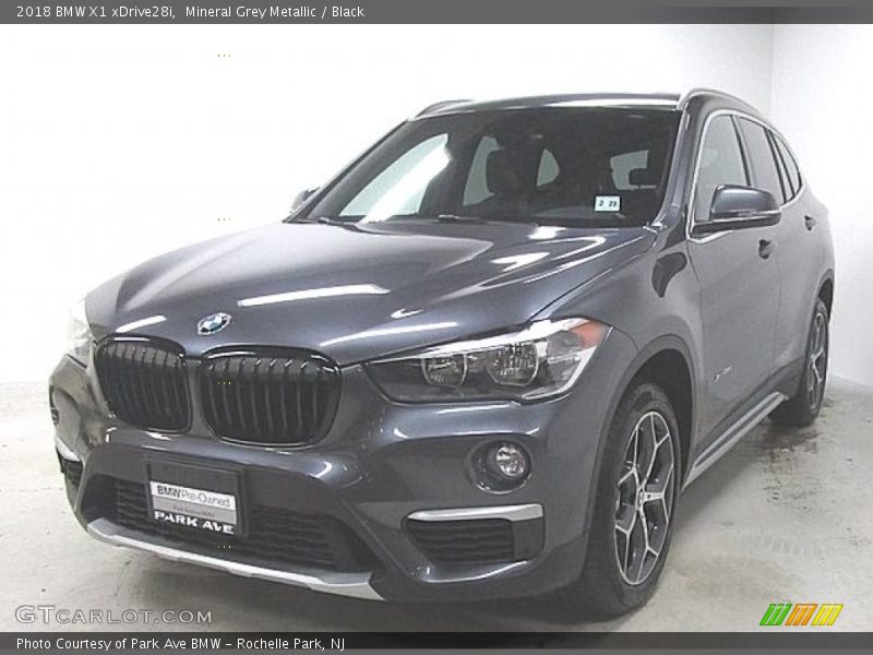 Mineral Grey Metallic / Black 2018 BMW X1 xDrive28i