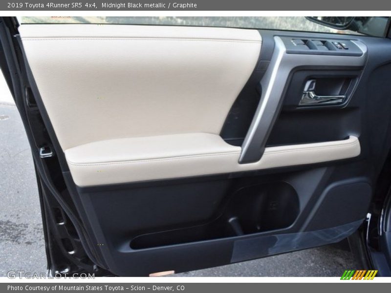 Midnight Black metallic / Graphite 2019 Toyota 4Runner SR5 4x4