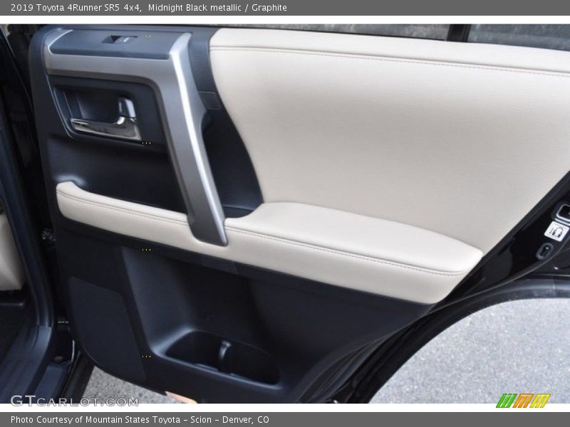Midnight Black metallic / Graphite 2019 Toyota 4Runner SR5 4x4