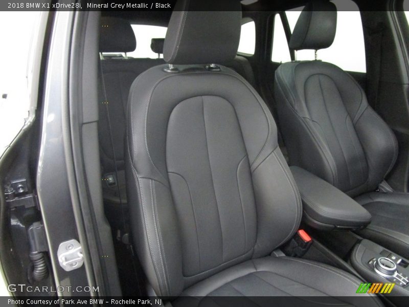 Mineral Grey Metallic / Black 2018 BMW X1 xDrive28i