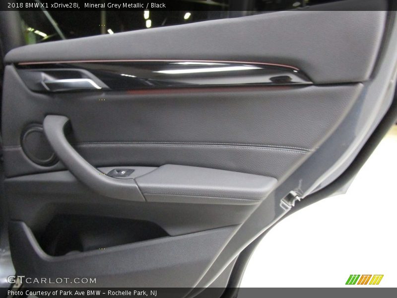 Mineral Grey Metallic / Black 2018 BMW X1 xDrive28i