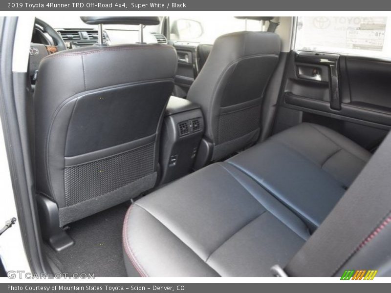 Super White / Black 2019 Toyota 4Runner TRD Off-Road 4x4