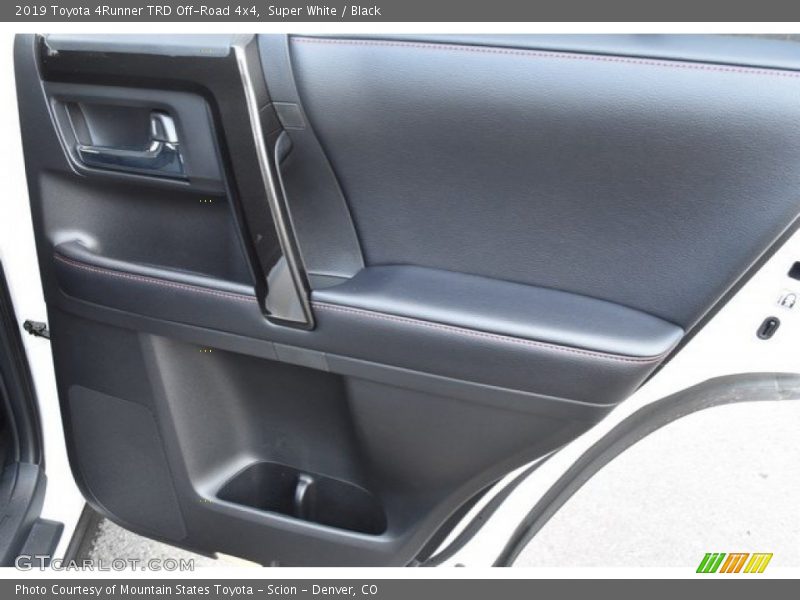 Super White / Black 2019 Toyota 4Runner TRD Off-Road 4x4
