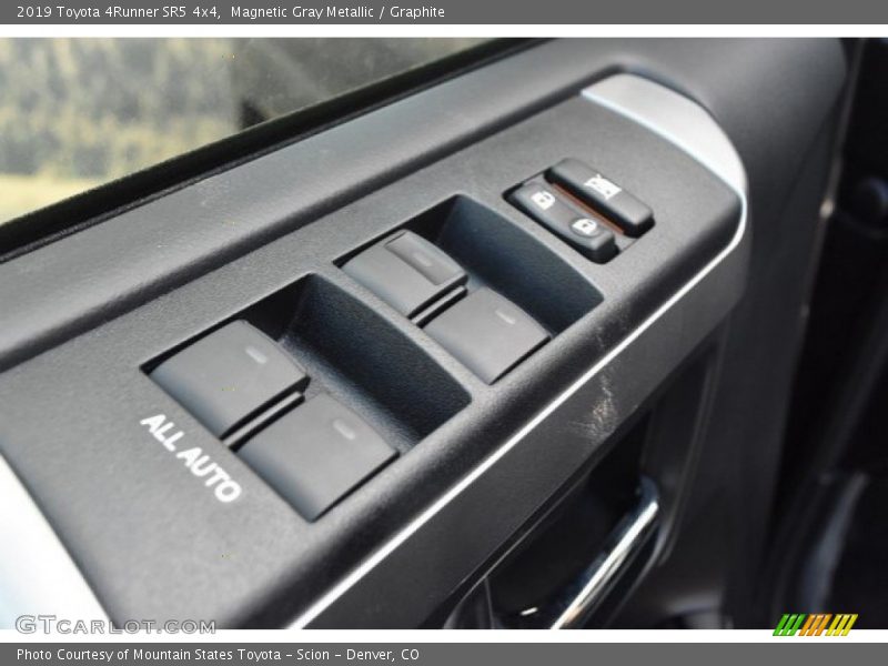Magnetic Gray Metallic / Graphite 2019 Toyota 4Runner SR5 4x4