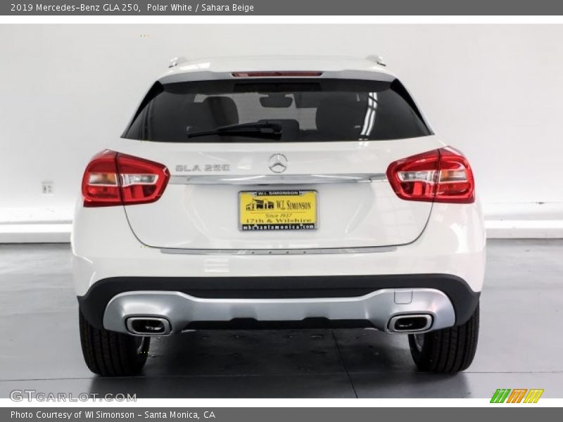 Polar White / Sahara Beige 2019 Mercedes-Benz GLA 250