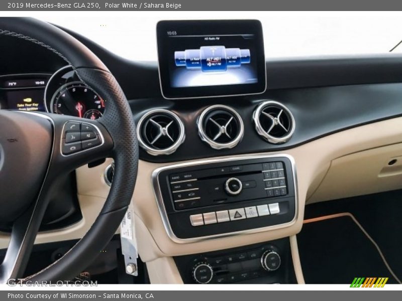 Polar White / Sahara Beige 2019 Mercedes-Benz GLA 250
