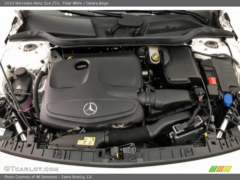 Polar White / Sahara Beige 2019 Mercedes-Benz GLA 250