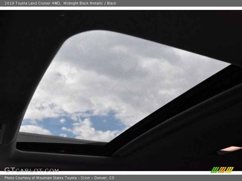 Sunroof of 2019 Land Cruiser 4WD