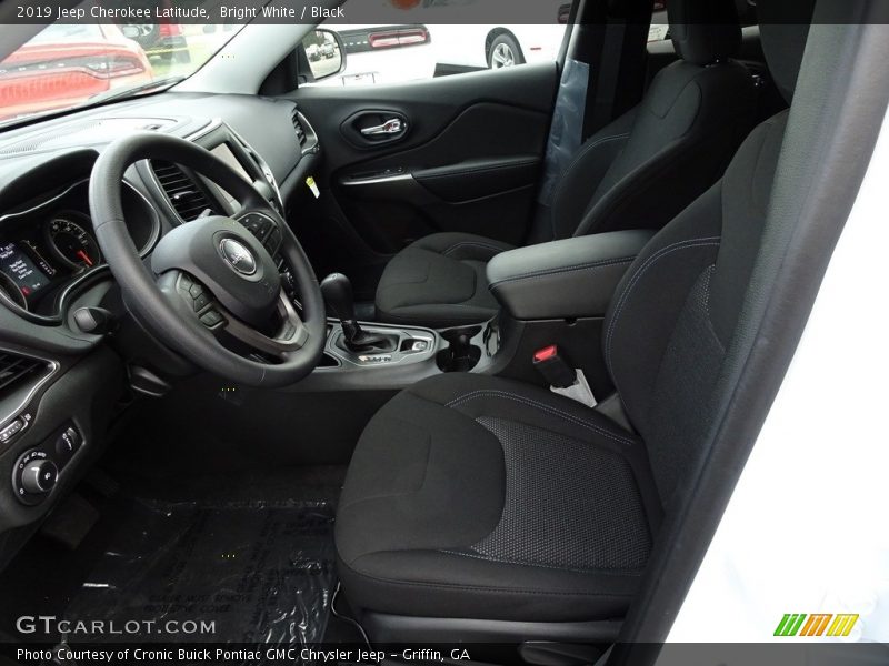 Bright White / Black 2019 Jeep Cherokee Latitude