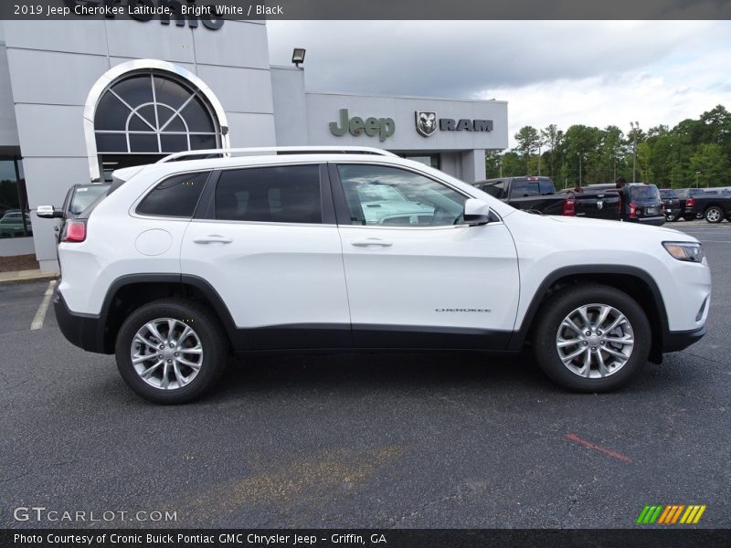 Bright White / Black 2019 Jeep Cherokee Latitude