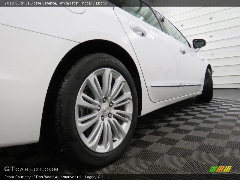 White Frost Tricoat / Ebony 2018 Buick LaCrosse Essence