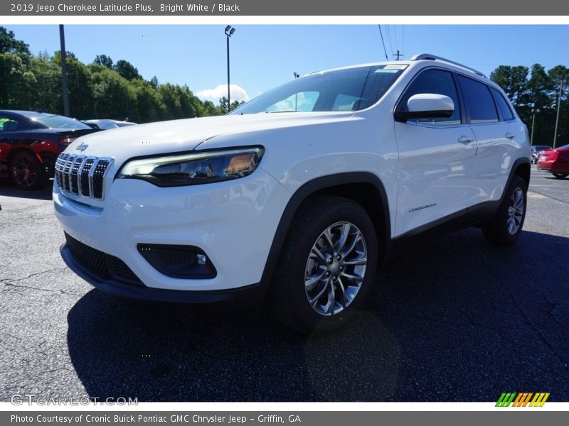 Bright White / Black 2019 Jeep Cherokee Latitude Plus