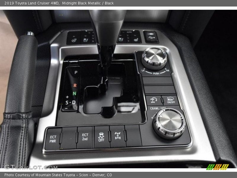 Controls of 2019 Land Cruiser 4WD