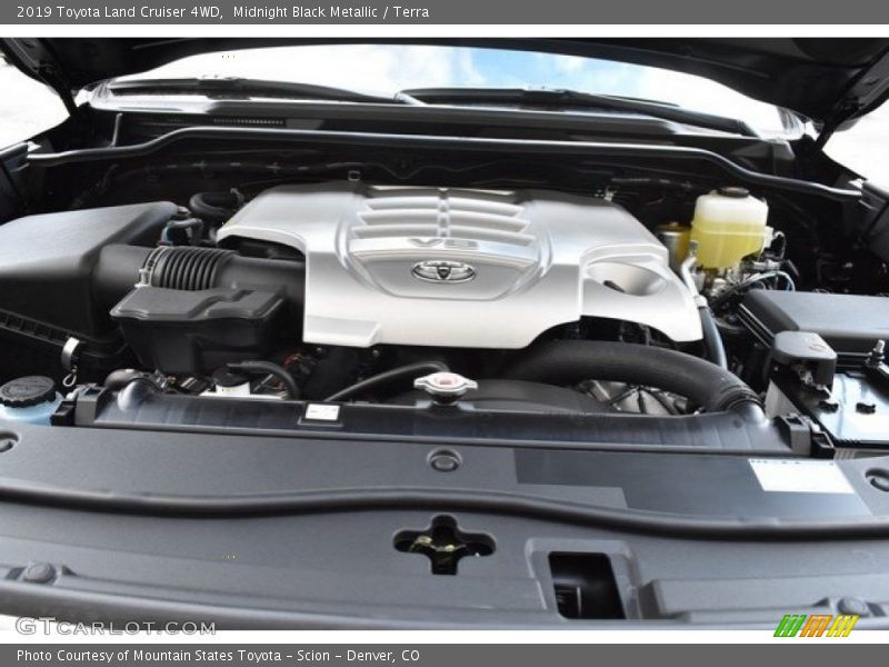  2019 Land Cruiser 4WD Engine - 5.7 Liter DOHC 32-Valve VVT-i V8