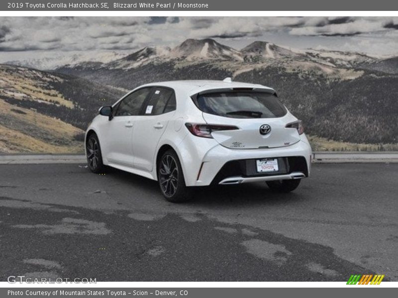 Blizzard White Pearl / Moonstone 2019 Toyota Corolla Hatchback SE
