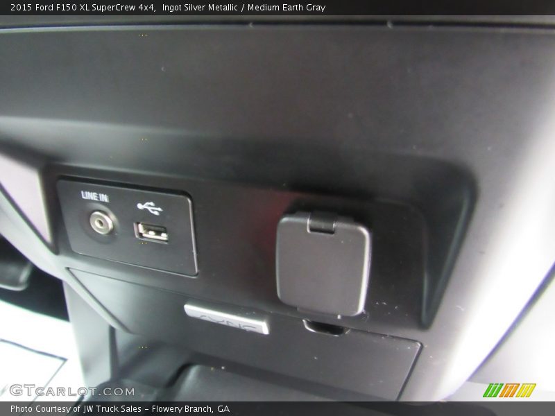 Ingot Silver Metallic / Medium Earth Gray 2015 Ford F150 XL SuperCrew 4x4
