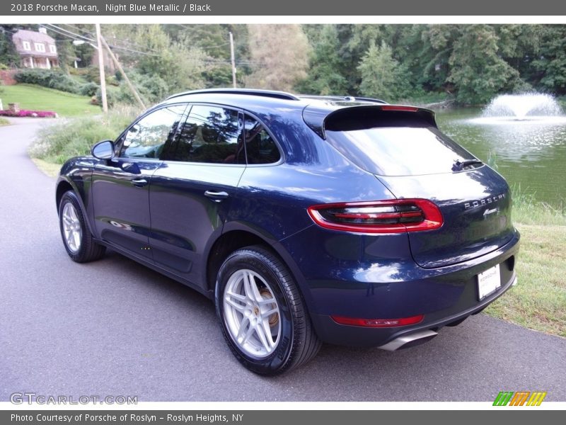 Night Blue Metallic / Black 2018 Porsche Macan