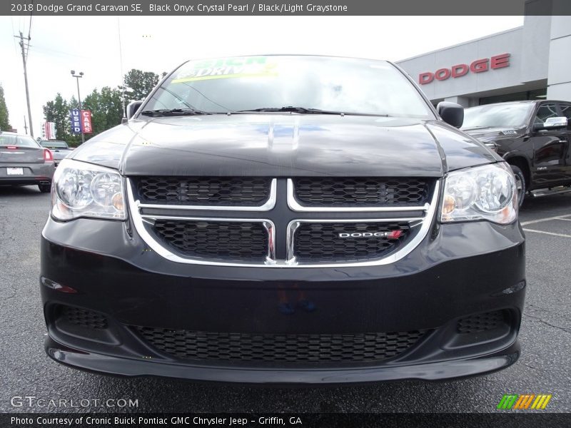 Black Onyx Crystal Pearl / Black/Light Graystone 2018 Dodge Grand Caravan SE